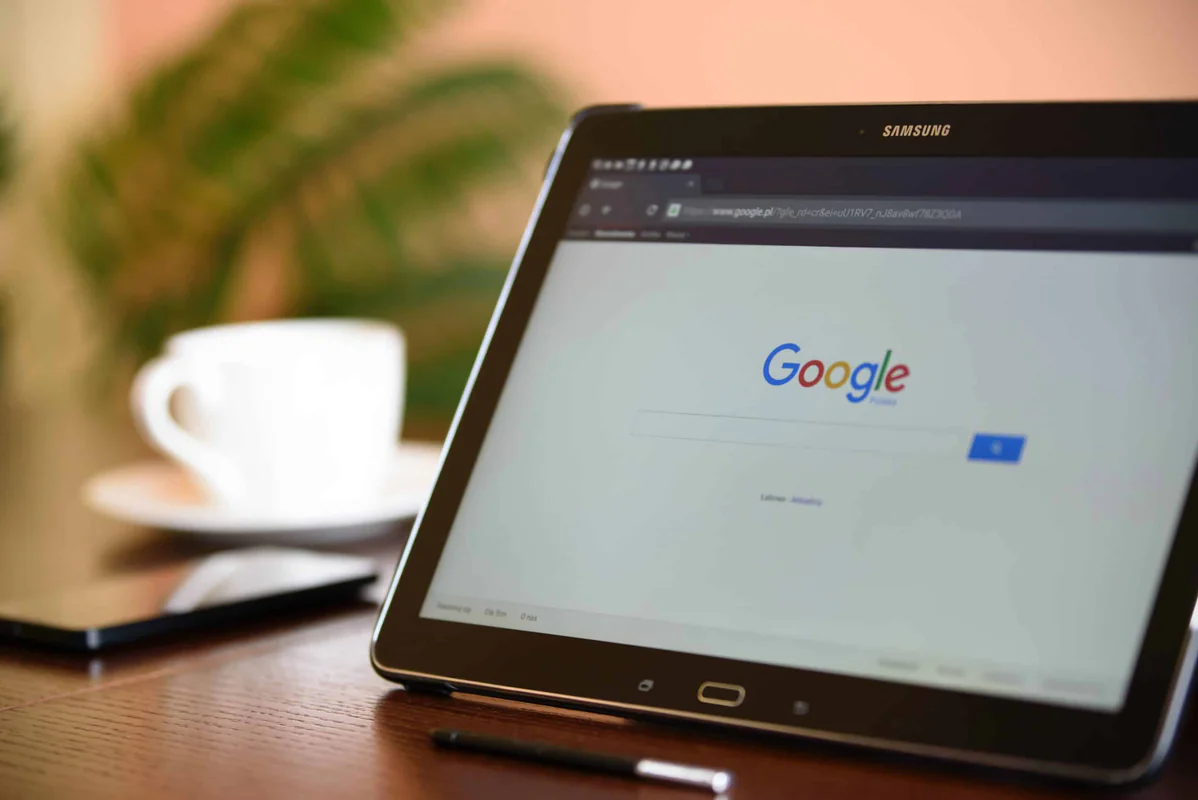 A Google kereső hivatalosan is leállította a behúzott találatokat blog bejegyzés kiemelt képe