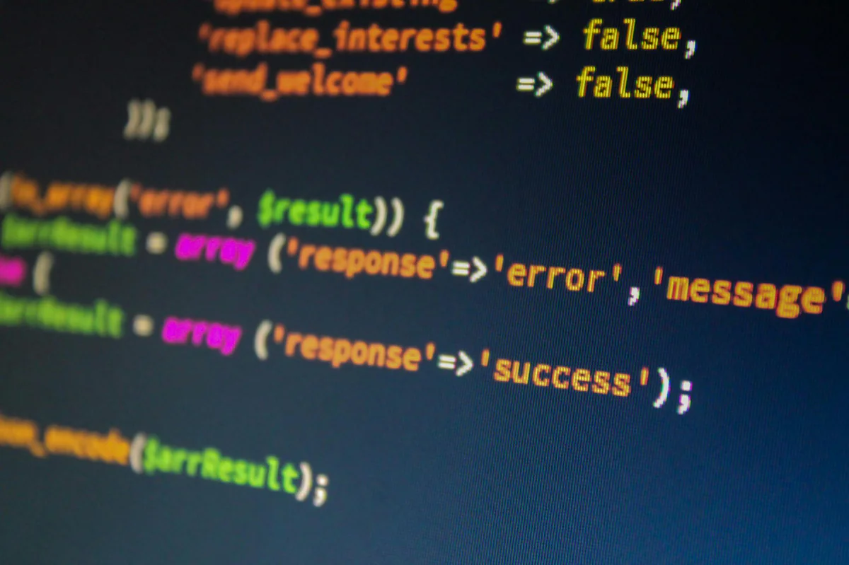 Node.js vs PHP 2025-ben: A legjobb háttérrendszer kiválasztása blog bejegyzés kiemelt képe